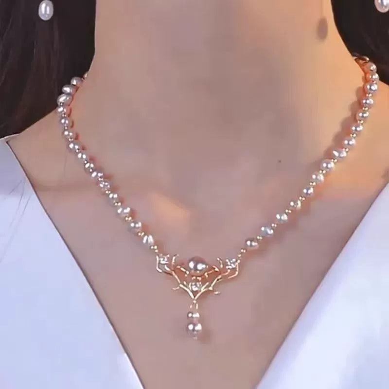 Pearl Pendant Necklace – Diamond Clavicle Chain with Fawn Design 2025