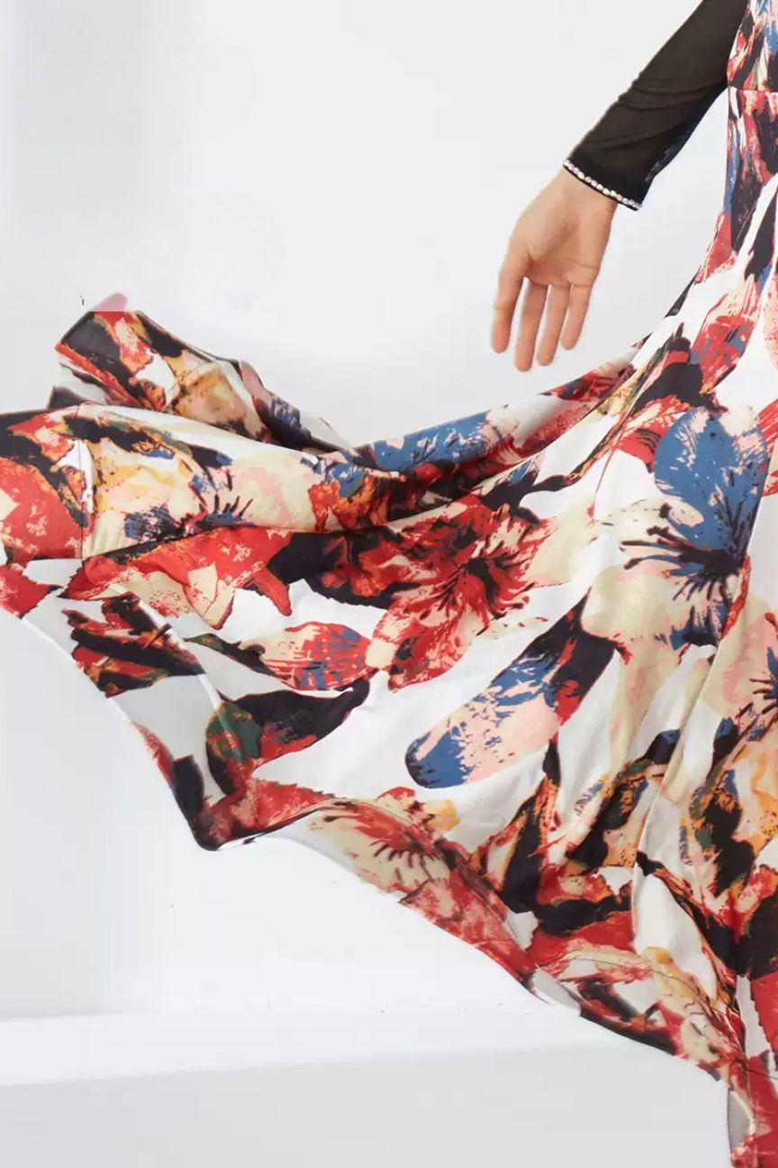 national standard modern dance clothing printing large swing practice dress tailor-made ballroom dance
Invoicing available
¥
580 image 0